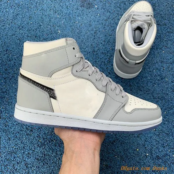 Jumpman 1 1s OG Basketball Shoes Mens Women University Blue UNC Hyper Royal Bred Patent Black Toe DARK MOCHA Twist Tan Gum Linen Smoke Grey Diamond Shorts Men Sneakers
