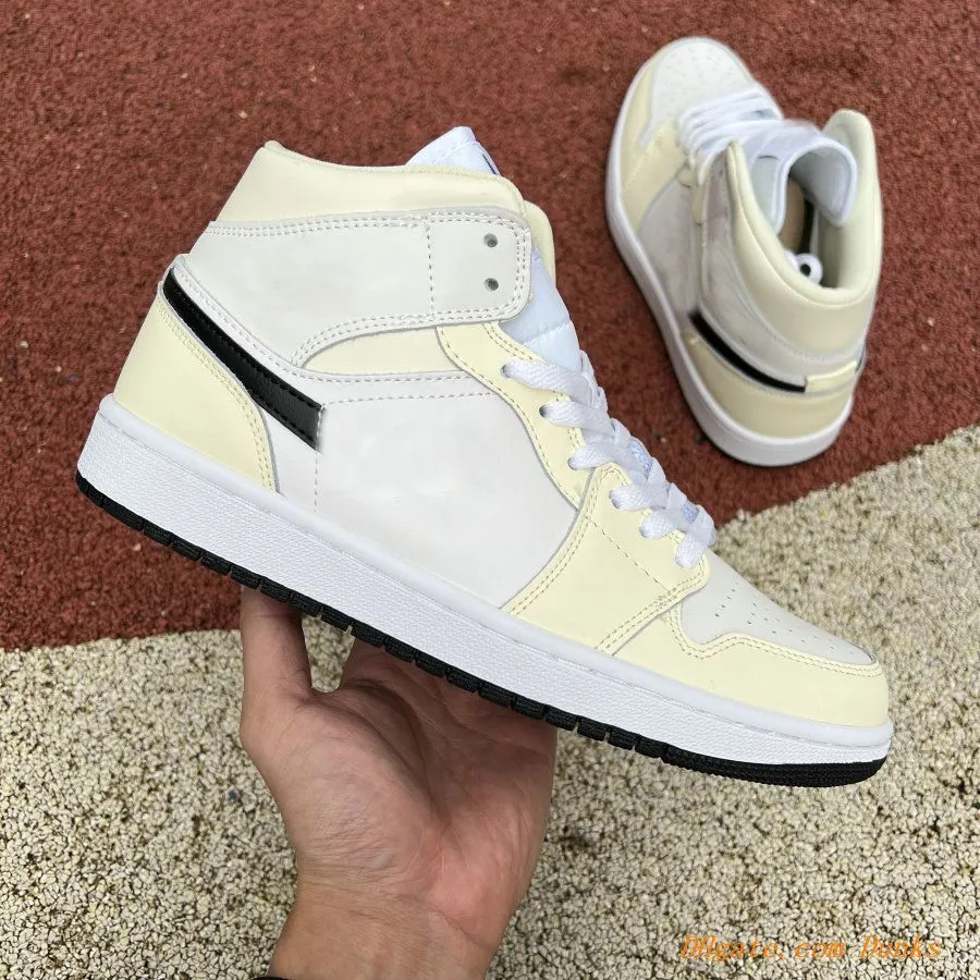 Jumpman 1 1s OG Basketball Shoes Mens Women University Blue UNC Hyper Royal Bred Patent Black Toe DARK MOCHA Twist Tan Gum Linen Smoke Grey Diamond Shorts Men Sneakers