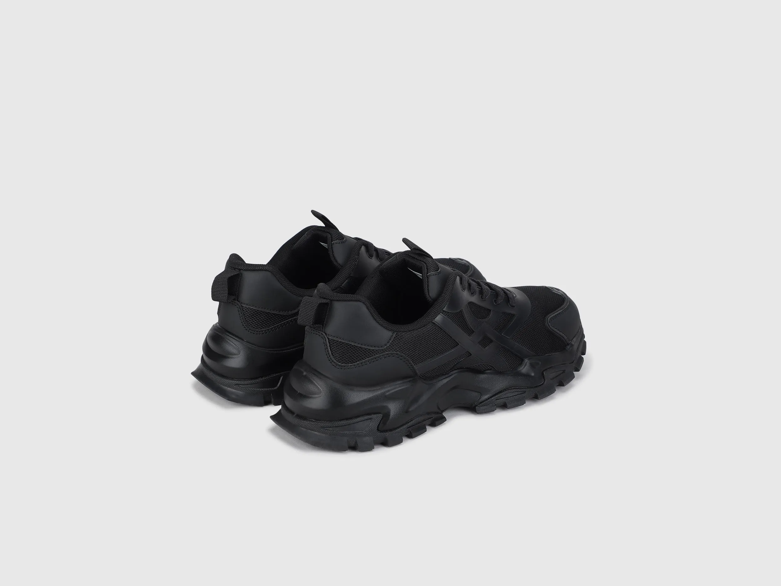 Textured Lace-Up Moulded Knot Logo Athletic Sneakers
