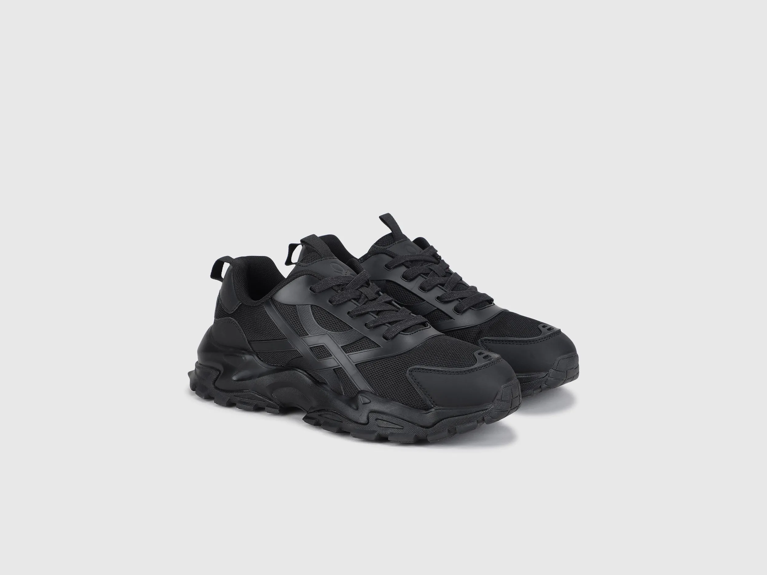 Textured Lace-Up Moulded Knot Logo Athletic Sneakers